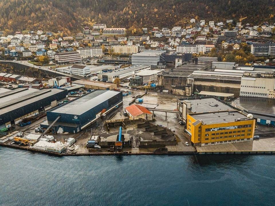 SELGER PÅ LAKSEVÅG: Næringsbygget ligger på Laksevågneset i Bergen, et område der det er ventet rivende utvikling fremover. | Foto: W Eiendomsmegling