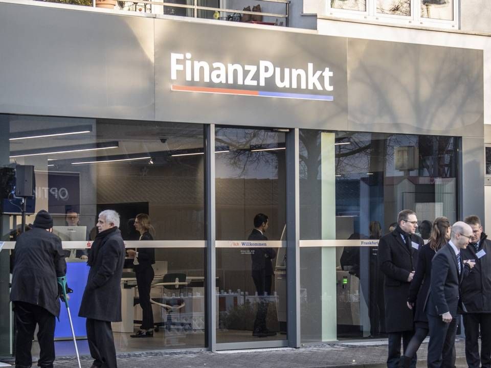 Der erste Finanz Punkt von Frankfurter Volksbank und Taunus Sparkasse bei seiner Eröffnung im Dezember 2019. | Foto: picture alliance/dpa | Boris Roessler