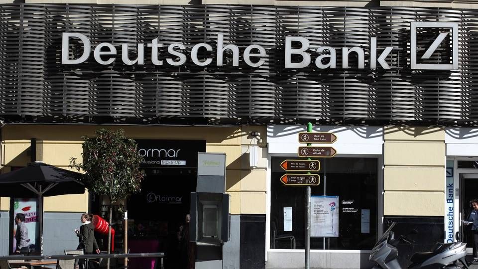 Eine Filiale der Deutschen Bank in der spanischen Hauptstadt Madrid. | Foto: picture alliance / Fabian Stratenschulte
