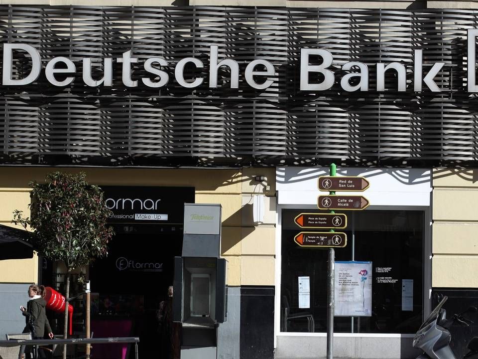 Eine Filiale der Deutschen Bank in der spanischen Hauptstadt Madrid. | Foto: picture alliance / Fabian Stratenschulte