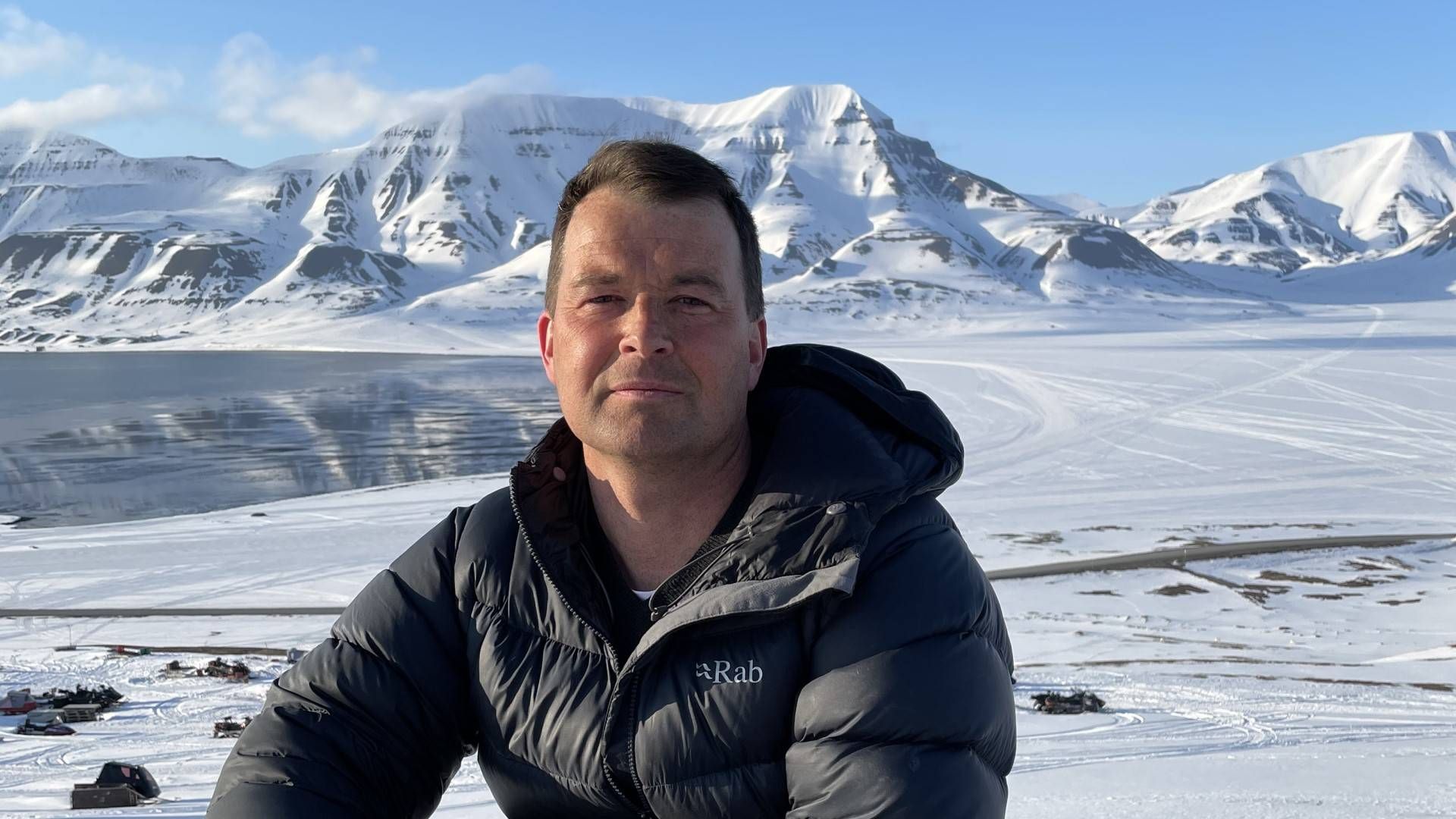 Eskild Freibu driver advokatfirma i storslåtte omgivelser på Svalbard. | Foto: Privat