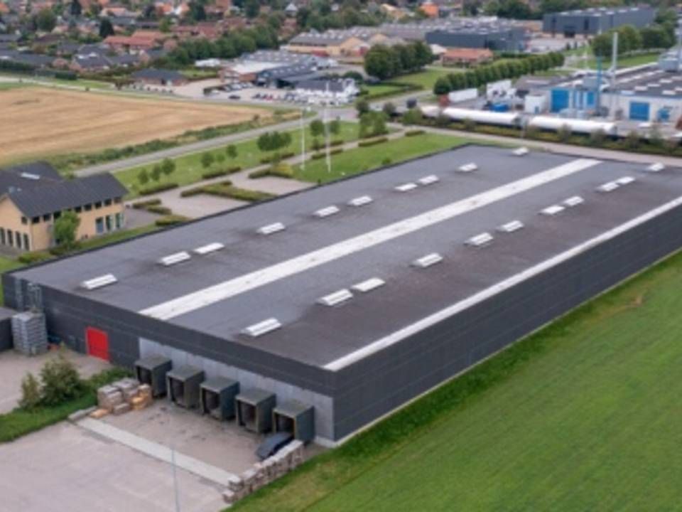 Ejendommen med de nu udlejede 8000 kvm lagerfaciliteter, som er beliggende i Hornsyld nær Horsens i Østjylland. | Foto: PR / M7 Real Estate