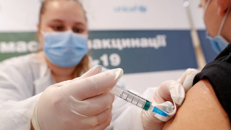 Vaccination mod corona. | Foto: VALENTYN OGIRENKO/REUTERS / X03345