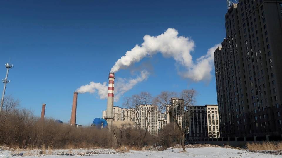 Et kulfyret varmekompleks i Kina, som er verdens største forurener. Beijing fastslår torsdag, at landets CO2- udledning skal begynde at falde inden 2030. | Foto: Muyu Xu/REUTERS / X06661