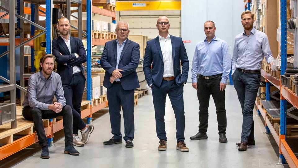 Fra venstre mod højre: Christian Juel Adamsen, Peter Harbo, Niels G. Langerhuus, Rune Værndal, Tonny Klein, Martin Krøyer | Foto: PR / A2X