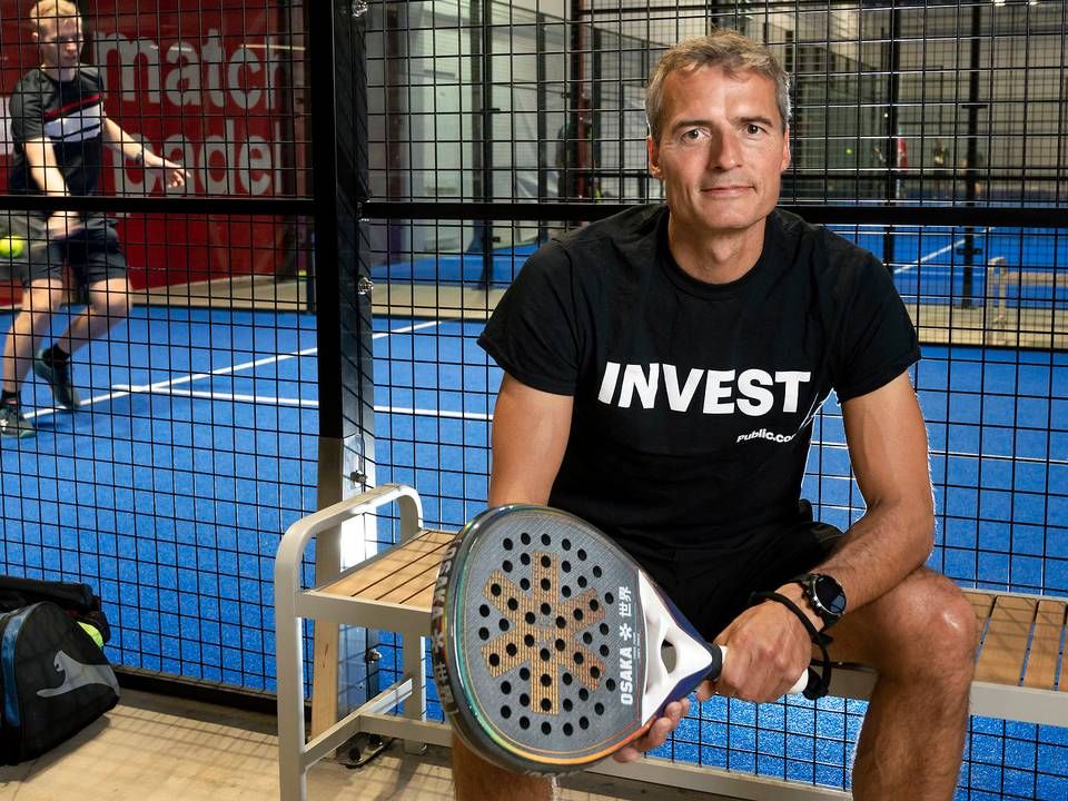 Tidligere prof. håndboldspiller Jeppe Sigfusson spiller padeltennis. Jeppe er til daglig chef (Engineering Chief of Staff) hos virksomheden Public.com, og han siger selv, at han bruger værktøjer fra sin sportskarriere i sin ledelsesstil. Håndbolden er lagt på hylden, men han er stadig meget aktiv - bl.a. med padeltennis. | Foto: Lars Krabbe/Ritzau Scanpix