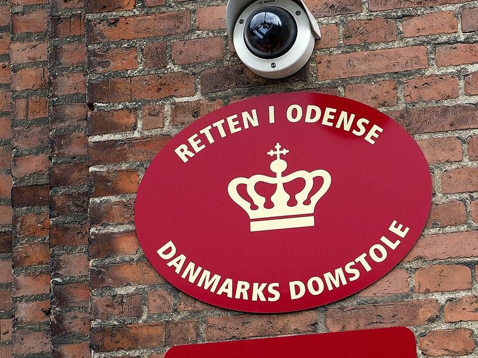 "Vi er inde i det allerhelligste i forhold til advokat-klient-relationen," protesterede Jacob Skude Rasmussen, der forsvarer Dan-Bunkering, under torsdagens retsmøde i Retten i Odense. | Foto: Carsten Andreasen/IND