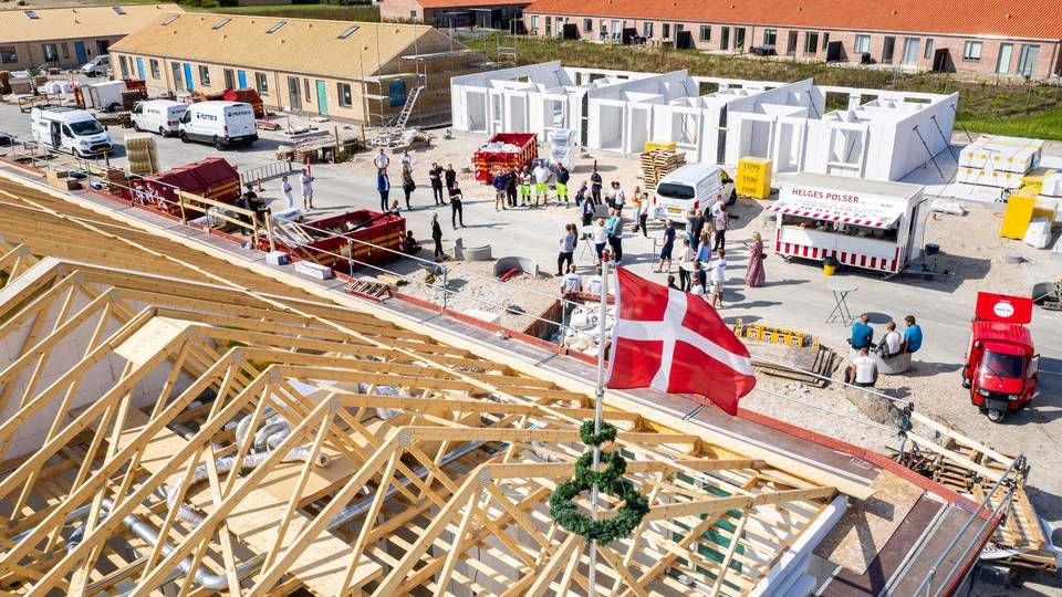 Ikano Bolig bygger 135 et- og toplans rækkehuse i Tværhøjgård i Greve (på billedet), samt 85 etageboliger i Cirkelbuen i Hillerød. | Foto: PR / Ikano Bolig