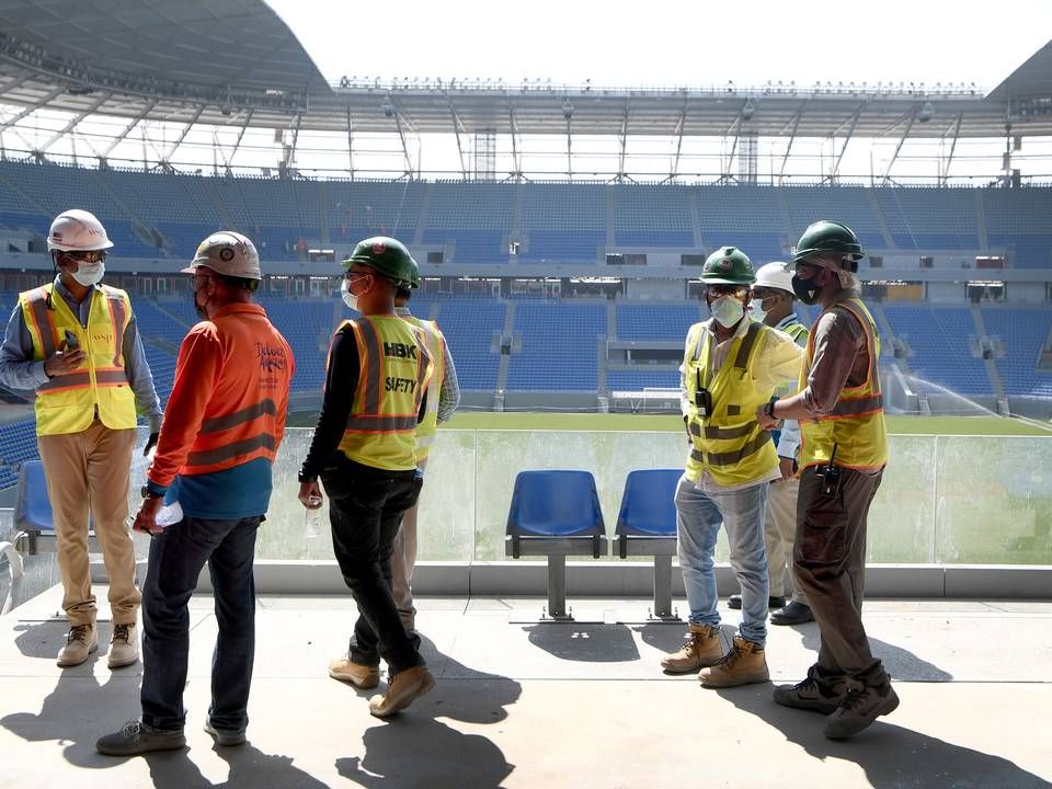 NRK-journalisterne skulle bl.a. rapportere om det kontroversielle stadionsbyggeri og forhold for migrantarbejdere i Qatar. Billedet er fra en anden sammenhæng. | Foto: Lars Poulsen