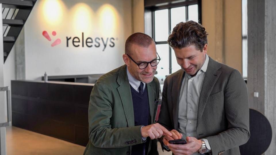 Jens Ole Lebeck (tv.) og Jesper Roesgaard (th.) er stiftere af Relesys. | Foto: Relesys / PR