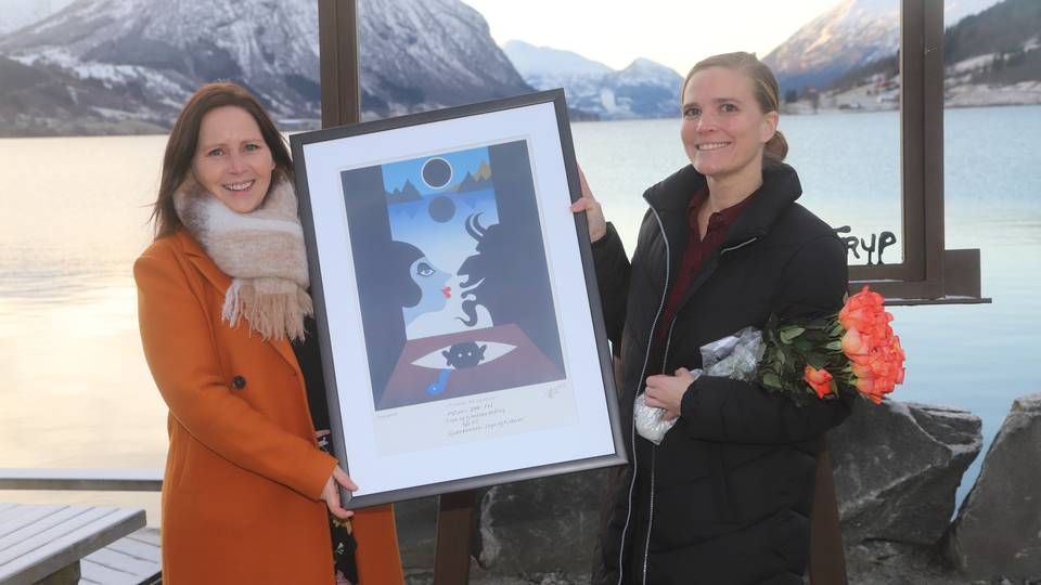 Markedssjef Gunn Aase Moldestad (til v.) og leder for marked og kommunikasjon Johanne Viken Sandnes. | Foto: Sparebanken Sogn og Fjordane