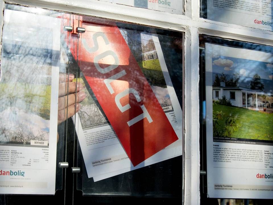 Under corona har boligmarkedet haft fart på. Med mere end tre uger tilbage af året er der nu lavet flere handler end i 2020, viser nye tal. | Foto: Lars Krabbe/ERH