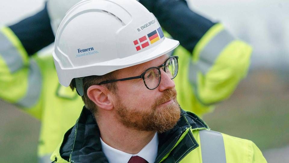 Transportminister Benny Engelbrecht vil have højere EU-ambitioner, når det kommer til udfasning af fossile biler. | Foto: Axel Heimken/AFP/Ritzau Scanpix