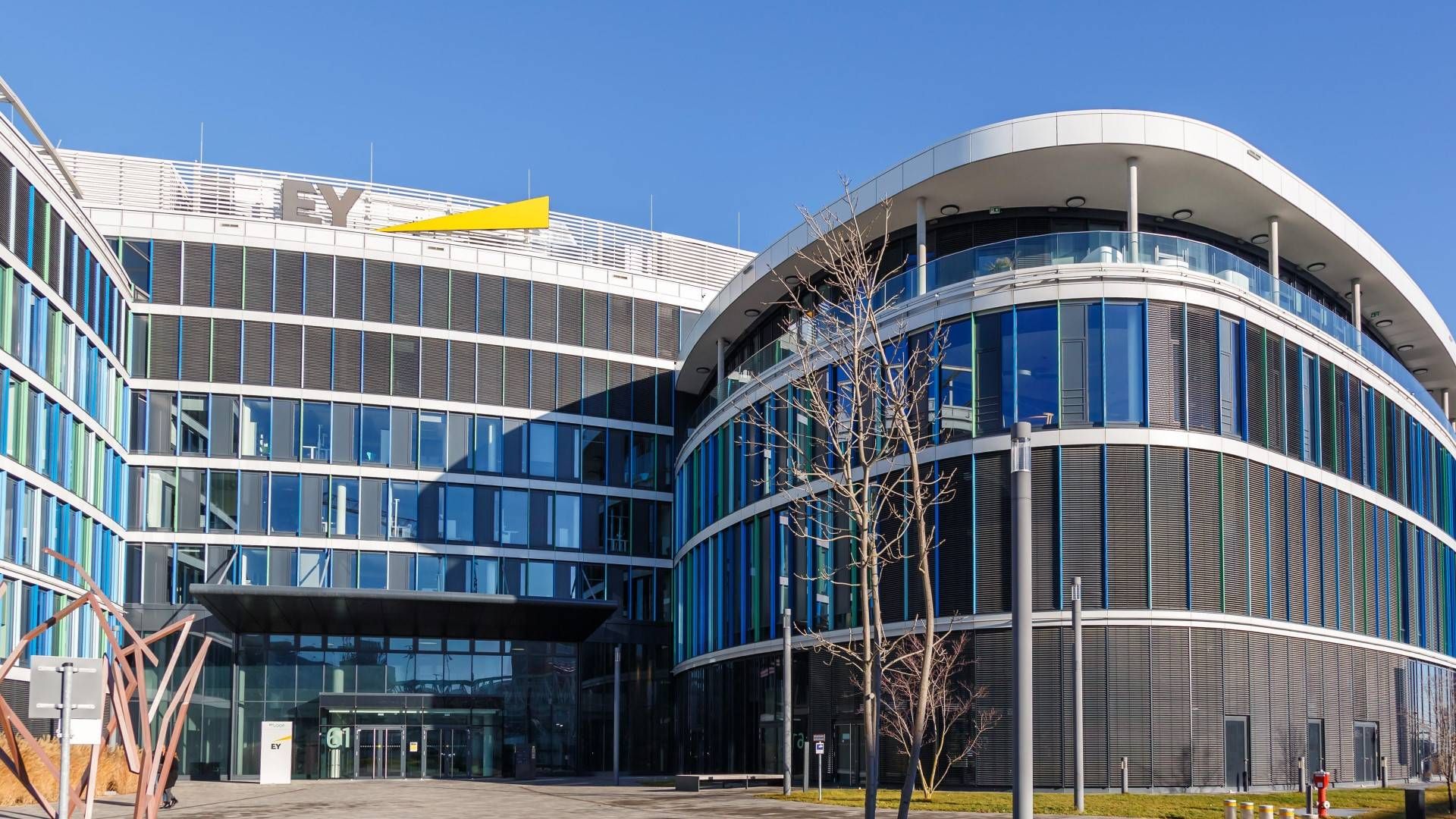 Die Deutschland-Zentrale von EY in Stuttgart. | Foto: picture alliance / Zoonar | Markus Mainka