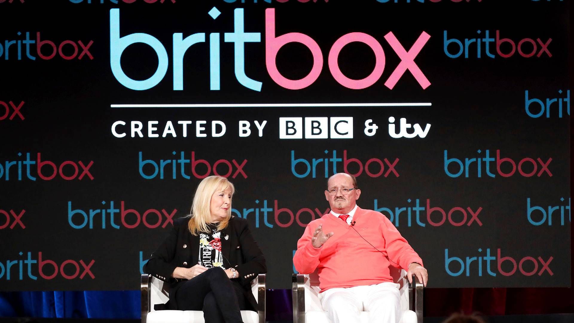 Skuespillerne Jennifer Gibney og Brendan O'Carroll fra BBC-serien "Mrs. Brown Boys" til arrangementet Britbox TCA i 2020. | Foto: Willy Sanjuan/AP/Ritzau Scanpix