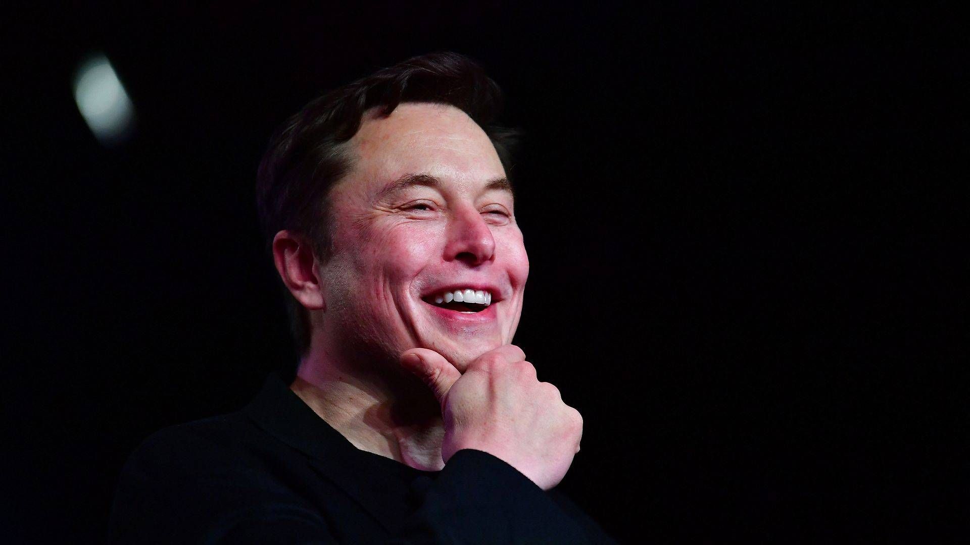 Elon Musk er chef for elbilproducenten Tesla og verdens rigeste person. Ifølge ham betaler han mere skat end nogen anden person i USA's historie. | Foto: Frederic J. Brown/AFP/Ritzau Scanpix