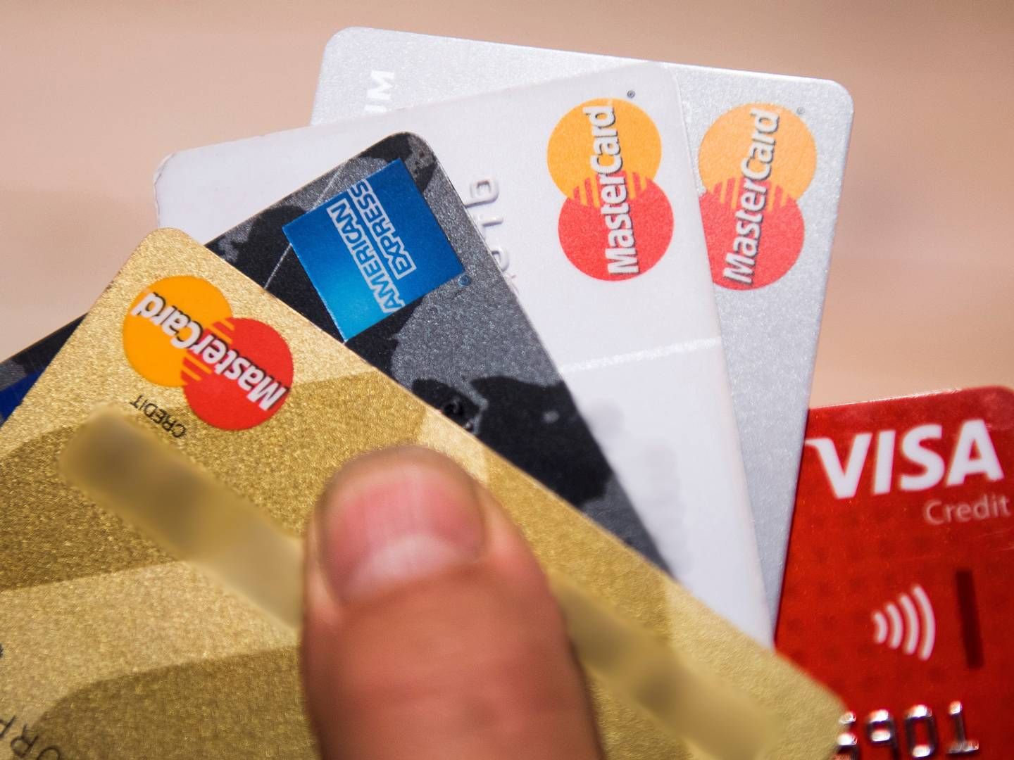 VERSTING-GJELD: Rentebærende gjeld på kredittkort og forbrukslån øker. Det gjør at Gjeldsregisteret spår at flere nordmenn får betalingsproblemer. | Foto: Jon Olav Nesvold / NTB