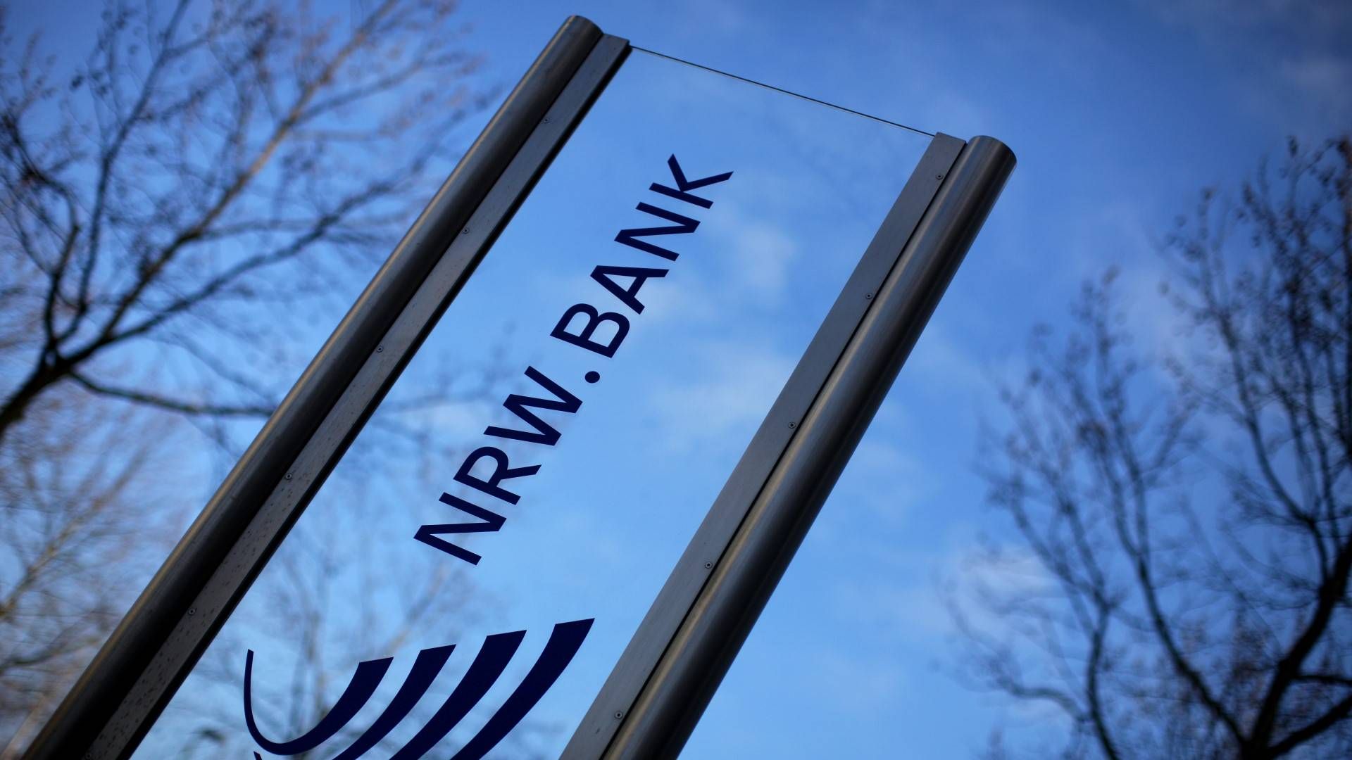 Schild mit Logo der NRW Bank am Hauptsitz in Düsseldorf | Foto: picture alliance / dpa | Rolf Vennenbernd