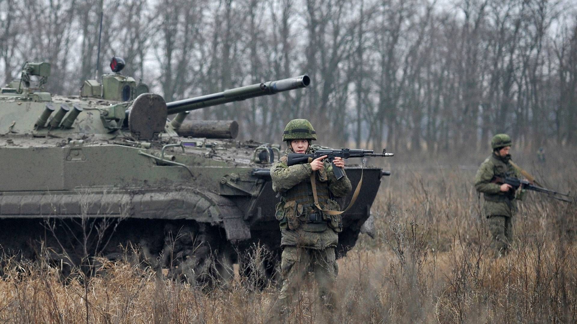 Russian troops on a training exercise as tensions with Ukraine mount. | Photo: Uncredited/AP/Ritzau Scanpix