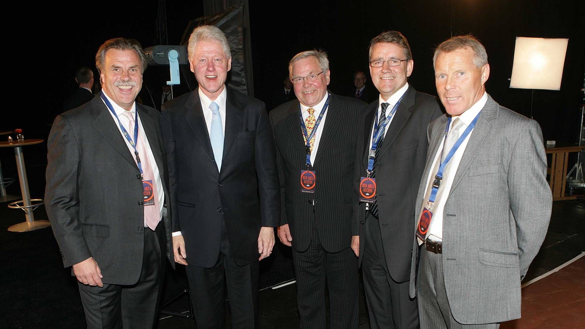 Tromsø-trioen (fra høyre) Ernst Myrbakk, Tormod Harila og Per Krane var i mange år forretningspartnere. I 2007 fikk de Bill Clinton, tidligere president i USA, til byen. Onni Nordström (t.v.) har ingen befatning med saken. | Foto: Yngve Olsen Sæbbe / NTB