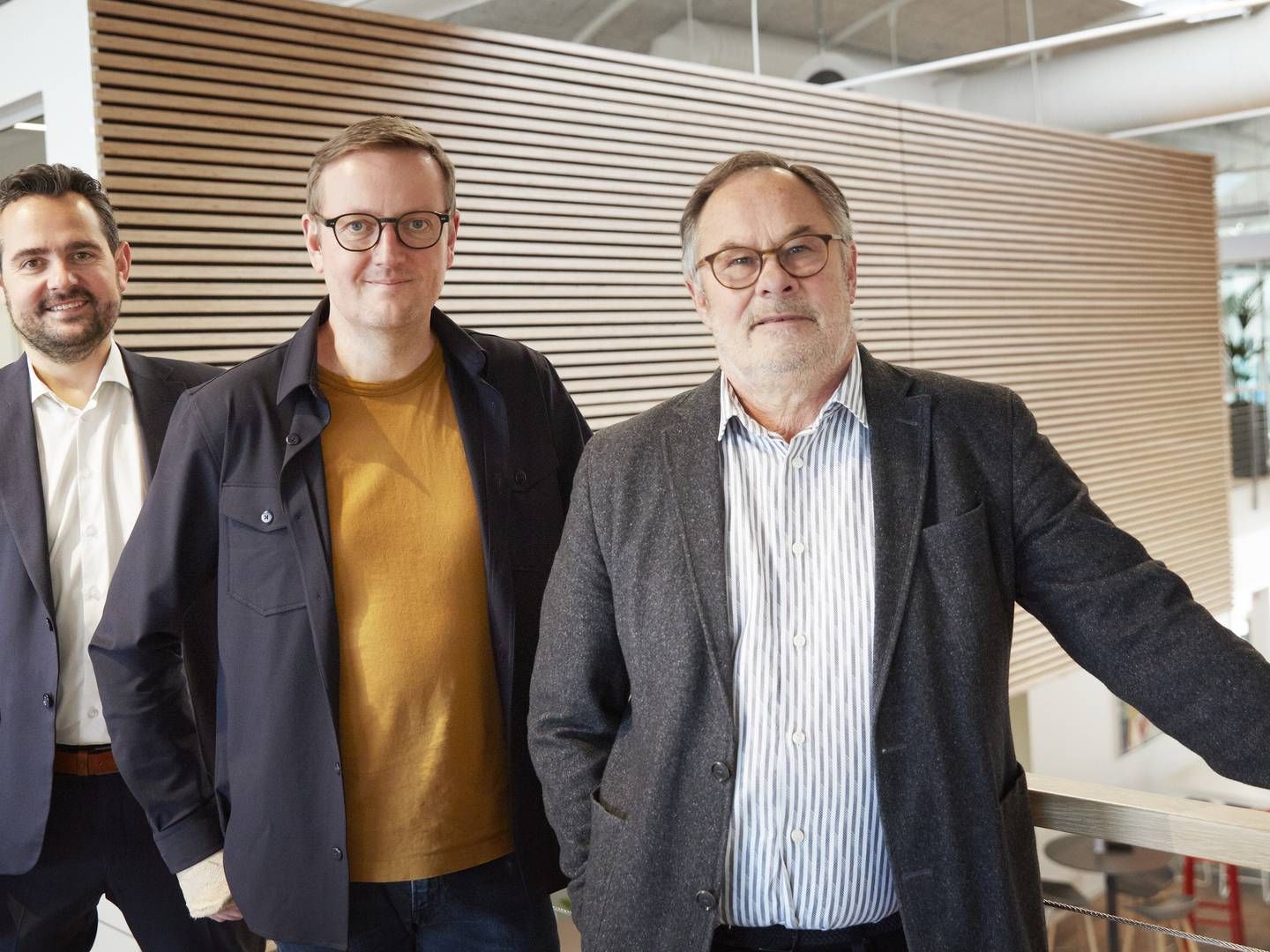 Fra venstre: Kasper Lyrh, Managing Director i Visma Local Government, Martin Lyngby Hansen, adm. direktør i Sofus Døgndata og Henrik Ernst, stifter af Sofus Døgndata. | Foto: PR