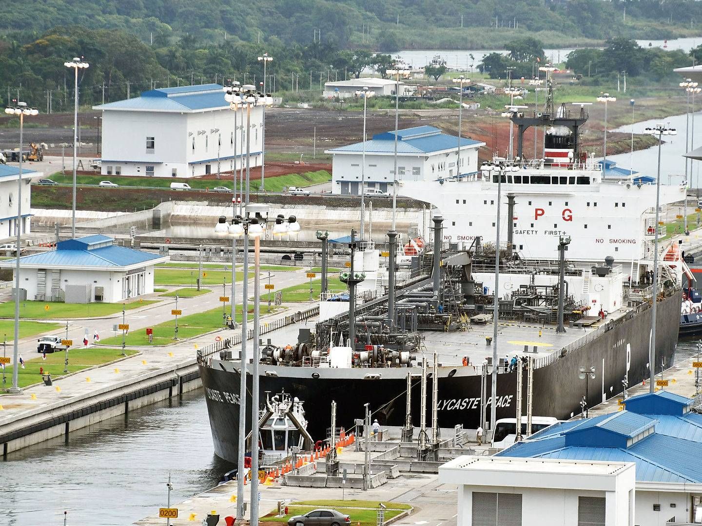 Et LPG-skib fra NYK sejler gennem Panama-kanalen. | Foto: AP/Ritzau Scanpix