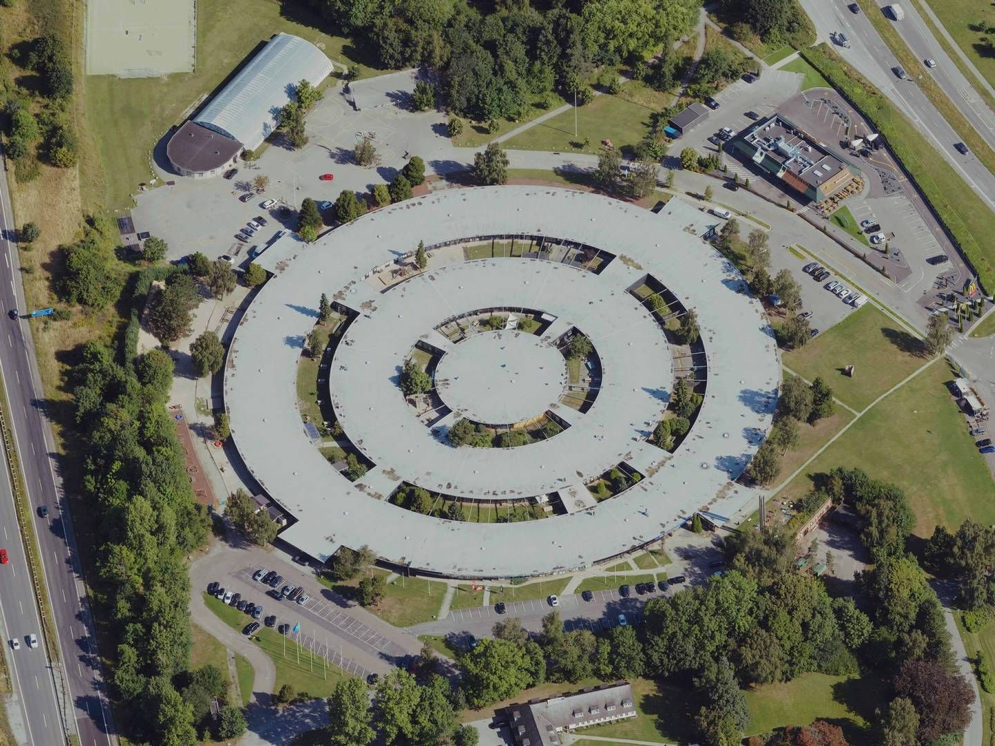 Nordsjællands Grundskole og Gymnasium (NGG) har holdt til i Cirkelhuset i over 30 år. | Foto: Styrelsen for Dataforsyning og Effektivisering