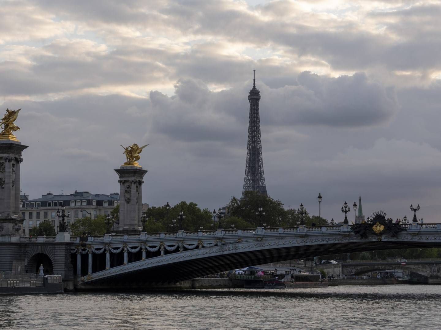 Blick auf den Pariser Eifelturm | Foto: picture alliance / dpa-Zentralbild | Stephan Schulz