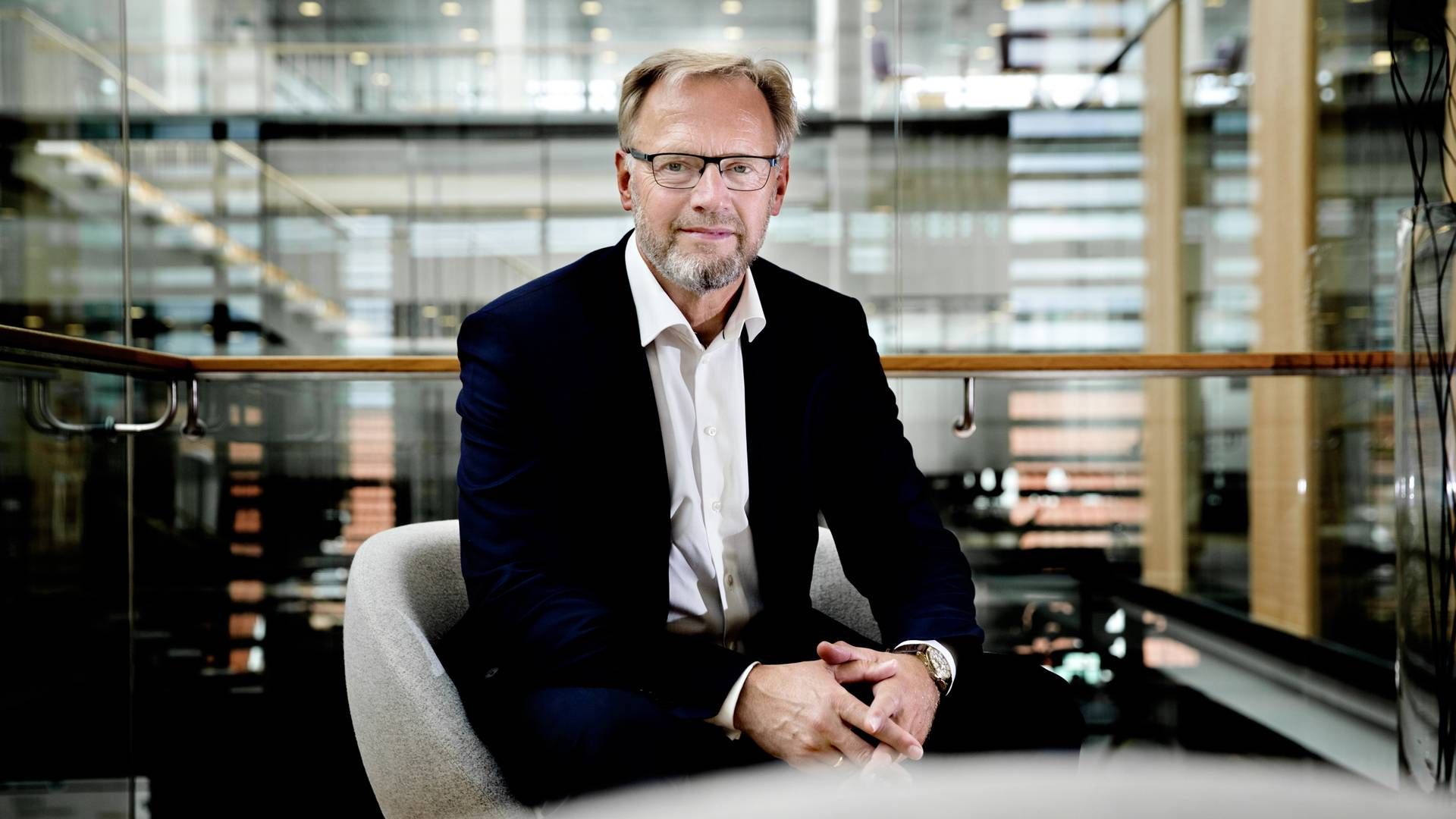 Anders Dam, ordførerende direktør i Jyske Bank, vil ikke kommentere, om Jyske Bank vil byde på Handelsbankens danske aktiviteter. | Foto: Jyske Bank / Pr