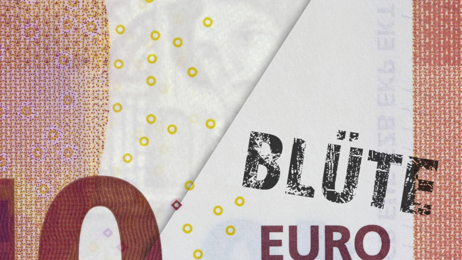 Falschgeld-Blüte und echter Euroschein. | Foto: picture alliance / Zoonar | DesignIt