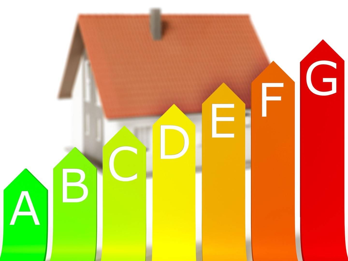 Symbolbild für die Energieverbrauchskennzeichnung mit Wohnhaus als Hintergrund. | Foto: picture alliance / blickwinkel/McPHOTO/M. Gann