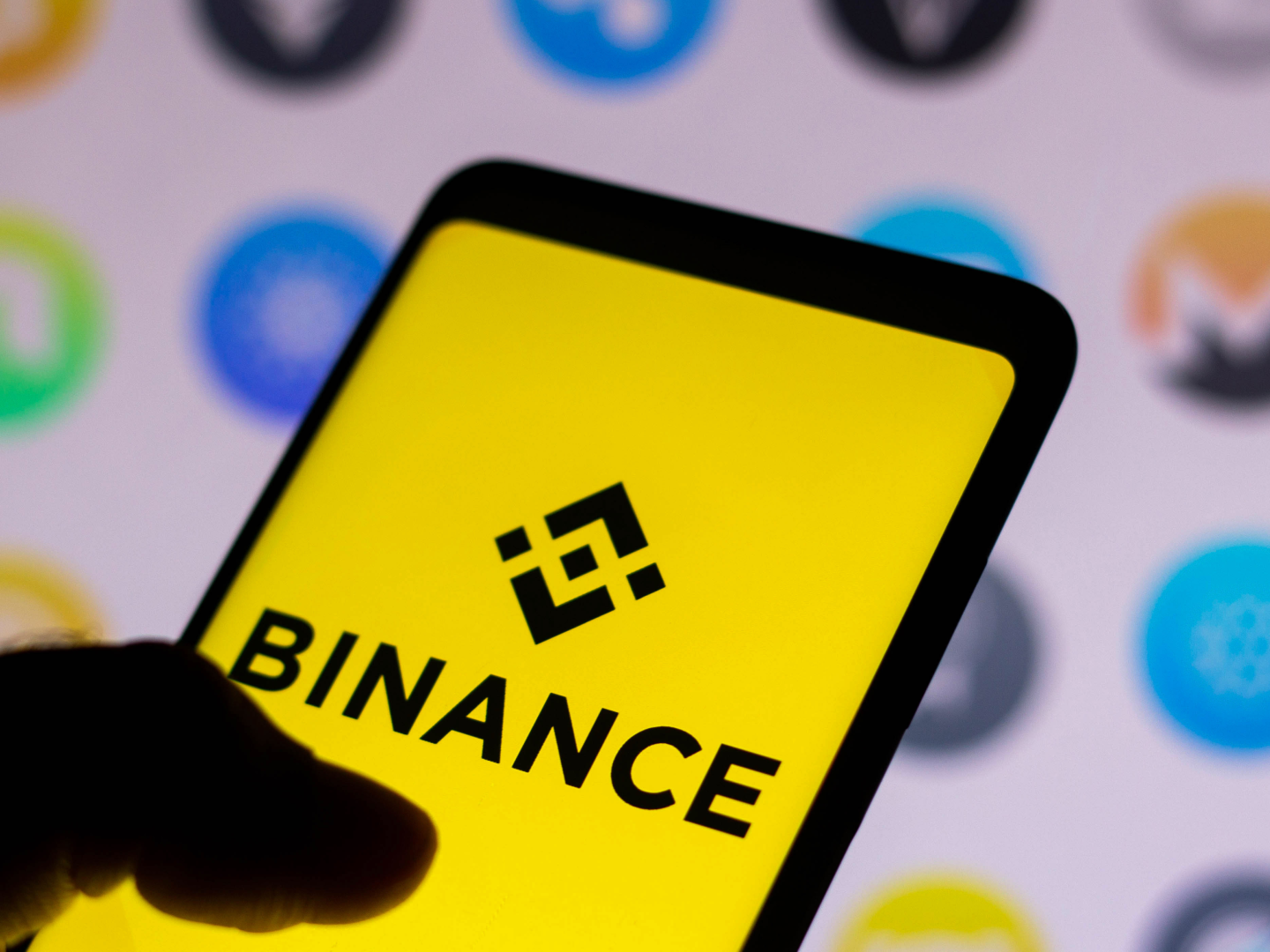 Das Logo von Binance auf einem Smartphone | Foto: picture alliance / ZUMAPRESS.com