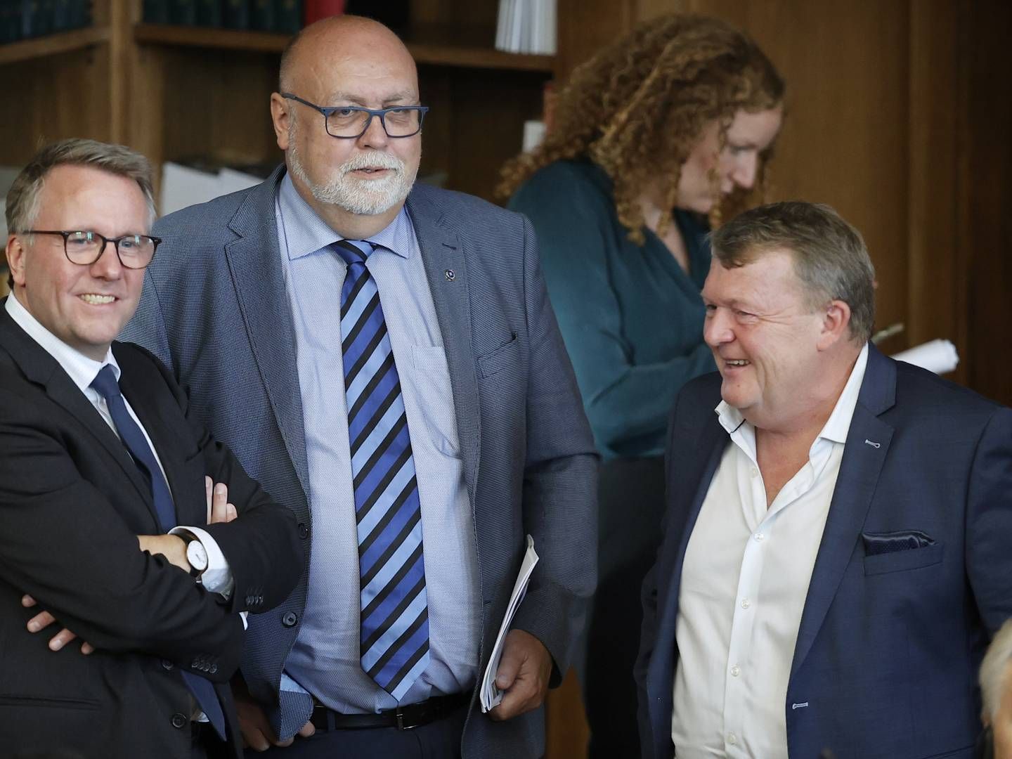 Skatteminister Morten Bødskov (tv.) får kras kritik af Venstres transportordfører, Kristian Pihl Lorentzen (i midten). | Foto: Jens Dresling