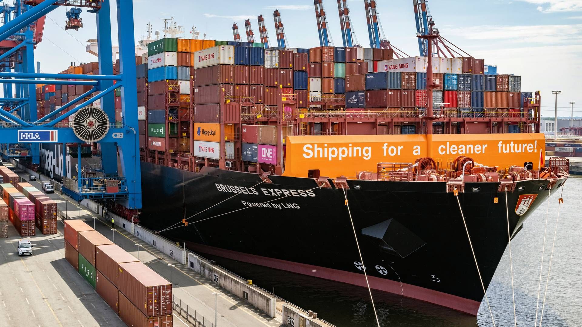 Hapag-Lloyd er blandt de rederier, der har bestilt et stort antal containerskibe, der kan sejle på både LNG og traditionelt brændstof. | Foto: Hapag-Lloyd/Thies Raetzke