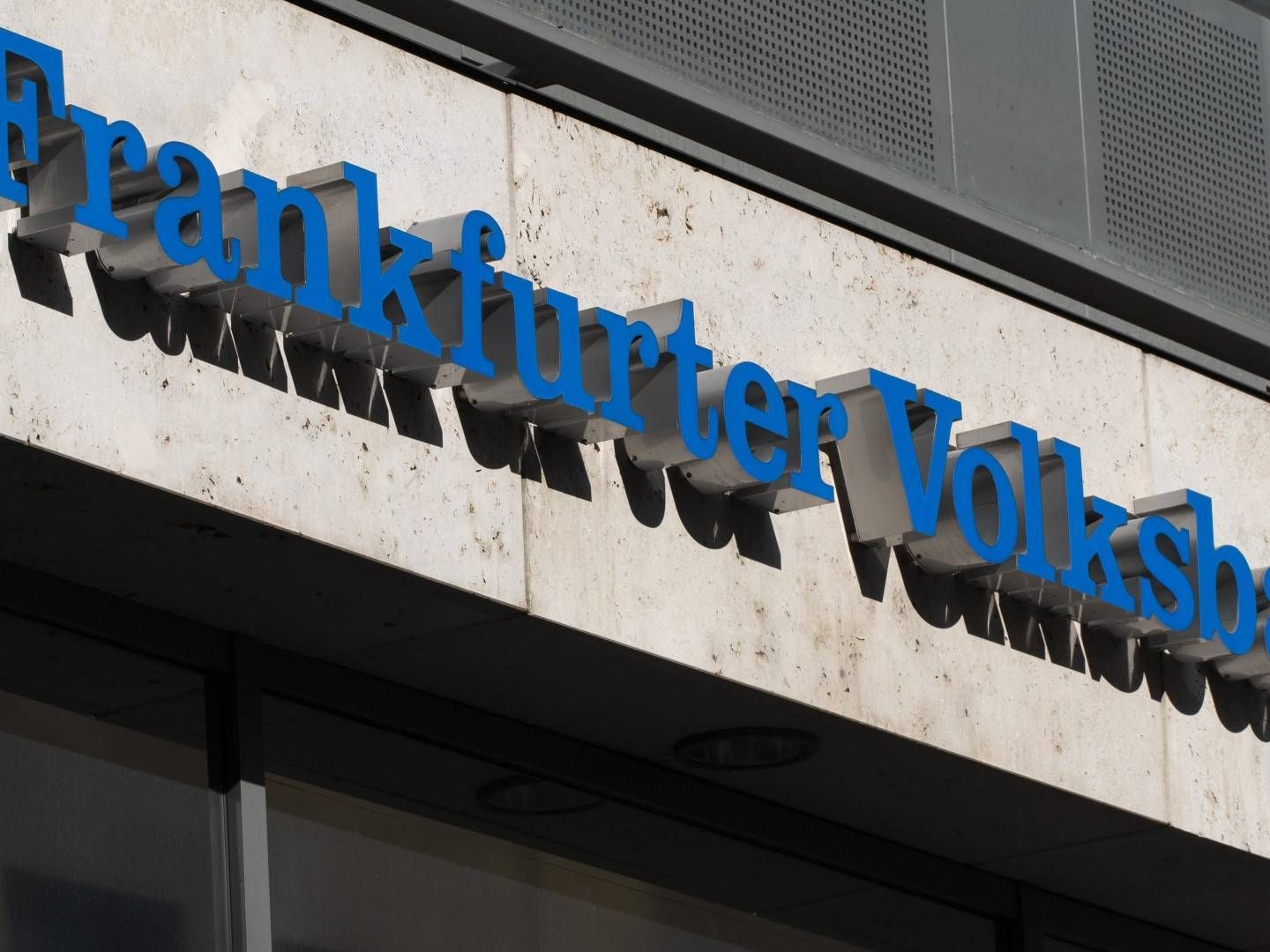 Schriftzug der Frankfurter Volksbank | Foto: picture alliance/dpa | Lennart Stock