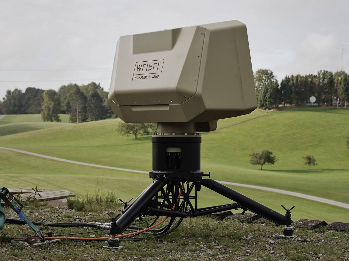 Nyudviklede radarer som denne, der kaldes Xenta, og som kan se droner og bruges til nærluftsforsvar, skal være med til at sikre væksten i Allerød-baserede Weibel Scientific. | Foto: Weibel Scientific / PR