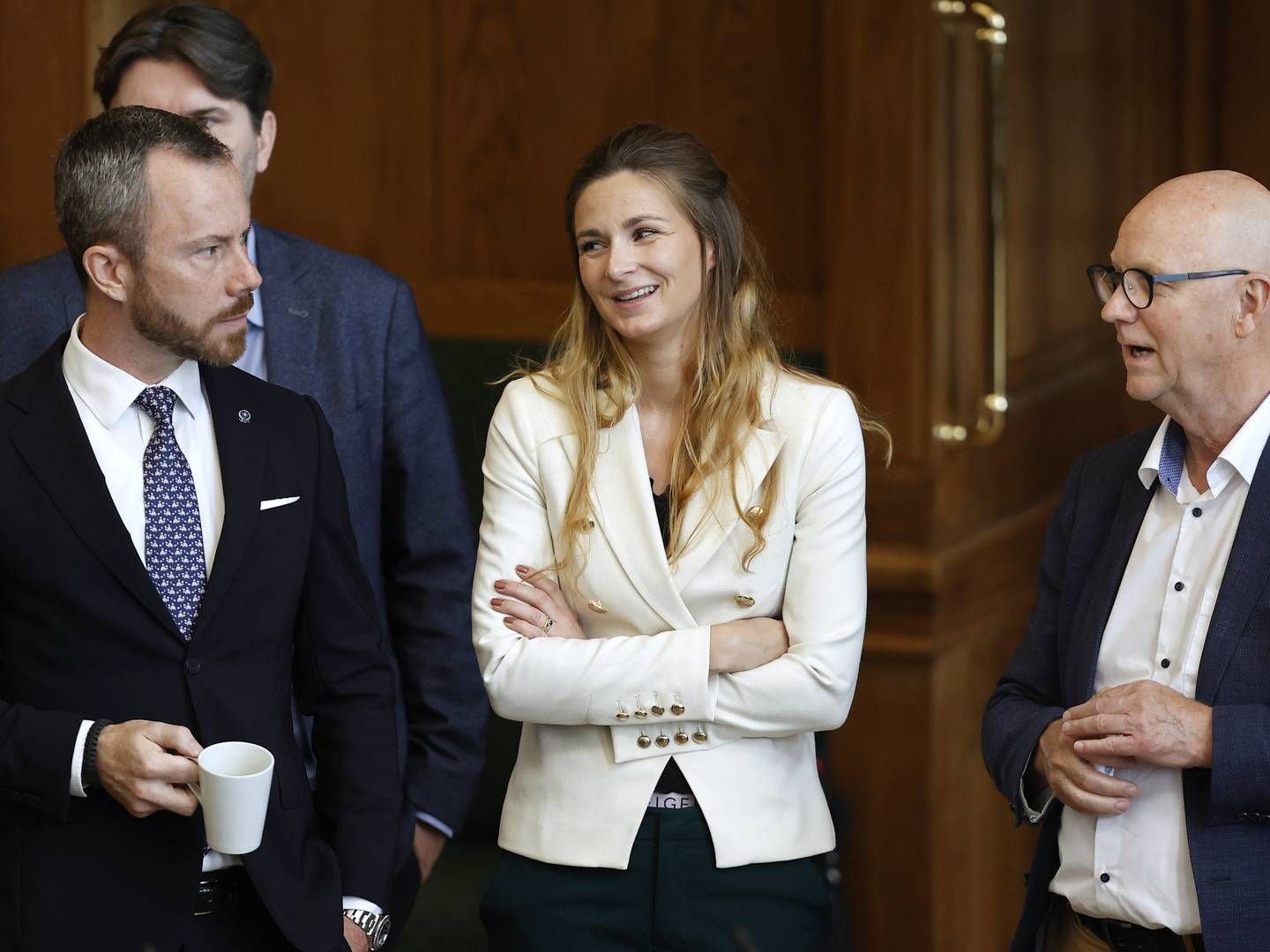 Venstres energiordfører, Carsten Kissmeyer (th.). oplyser, at Venstre har forladt forhandlingerne om varmehjælp. | Foto: Jens Dresling