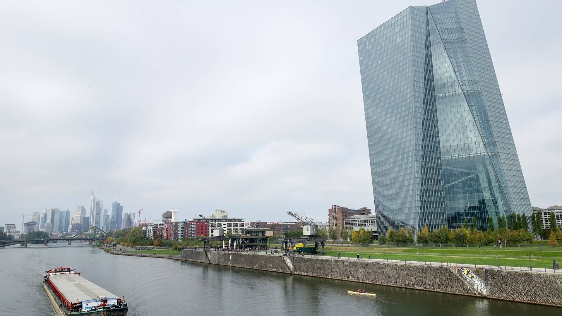 Die Bankenaufsicht sitzt im Gebäude der Europäischen Zentralbank. | Foto: picture alliance / Daniel Kalker | Daniel Kalker