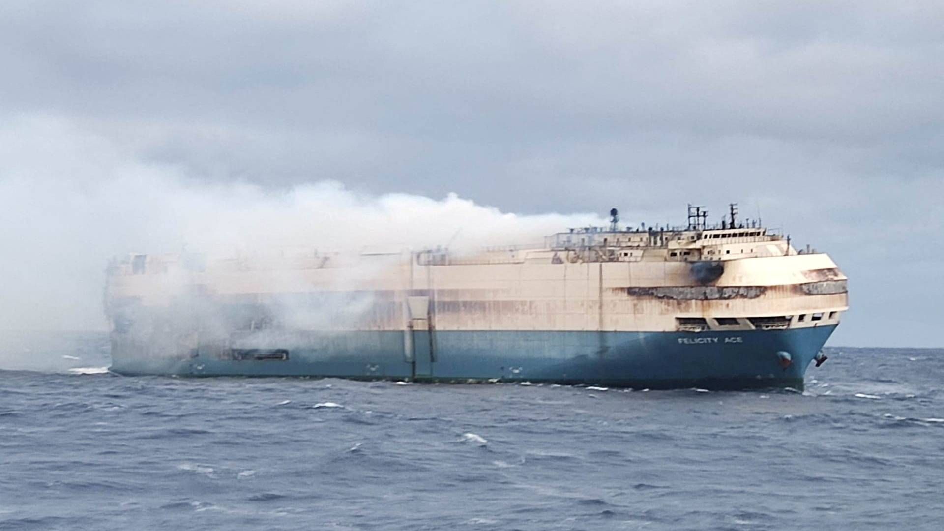 Fragtskibet Felicity Ace har drevet brændende rundt på havet i flere dage. | Foto: PORTUGUESE NAVY/VIA REUTERS / X80001