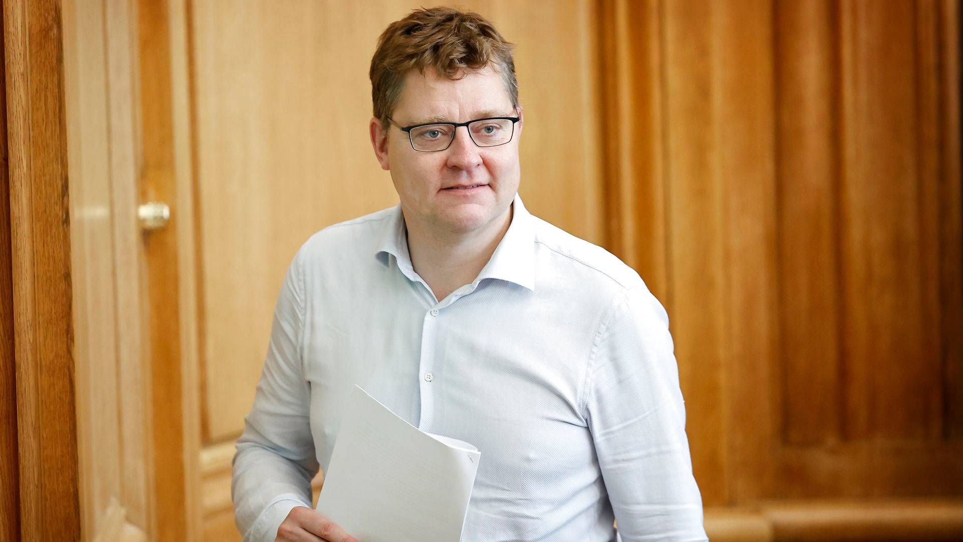 Rasmus Helveg Petersen åbner for et statsligt salg af Postnord, hvis selskabet ikke skal varetage befordringspligten. | Foto: Jens Dresling/Ritzau Scanpix