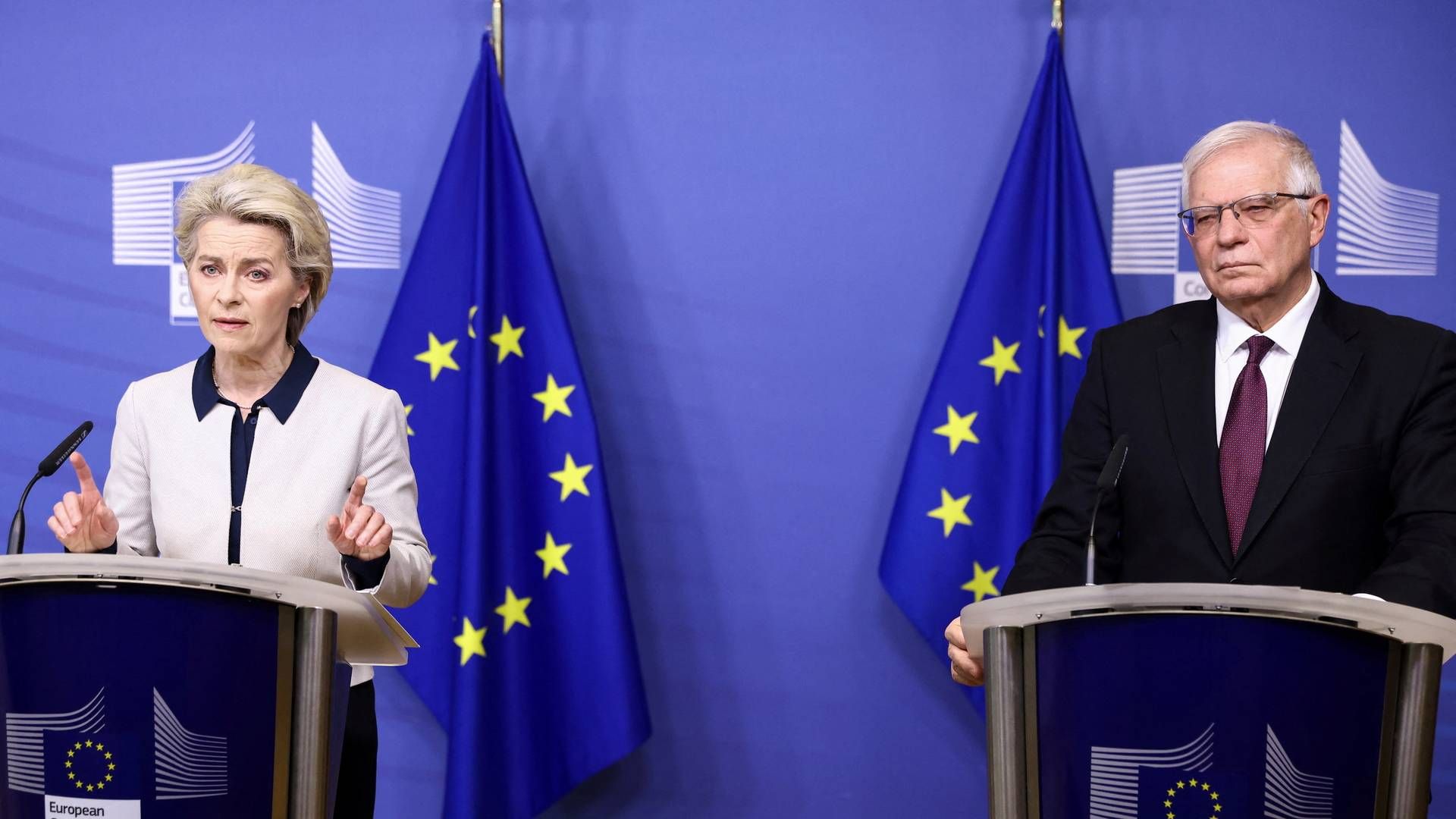 EU-Kommissionens formand, Ursula von der Leyen, og EU's udenrigschef, Josep Borrel, på fælles pressemøde torsdag morgen. | Foto: POOL/REUTERS / X80003