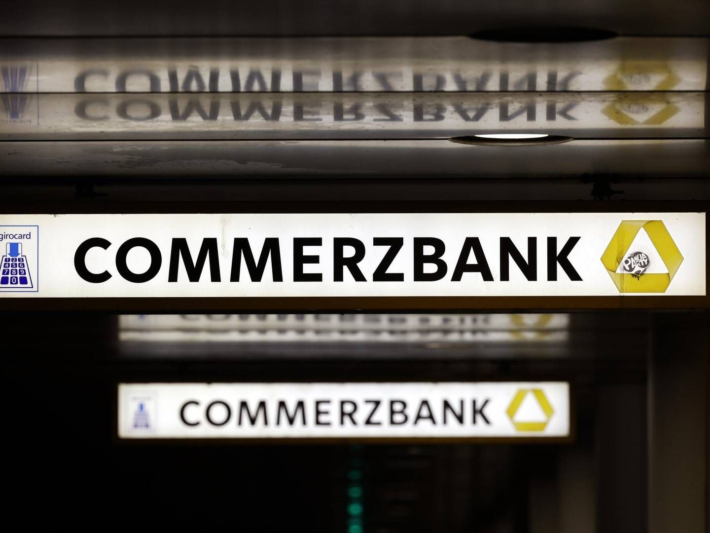 Commerzbank-Logo (Symbolbild) | Foto: picture alliance / Geisler-Fotopress | Christoph Hardt/Geisler-Fotopres