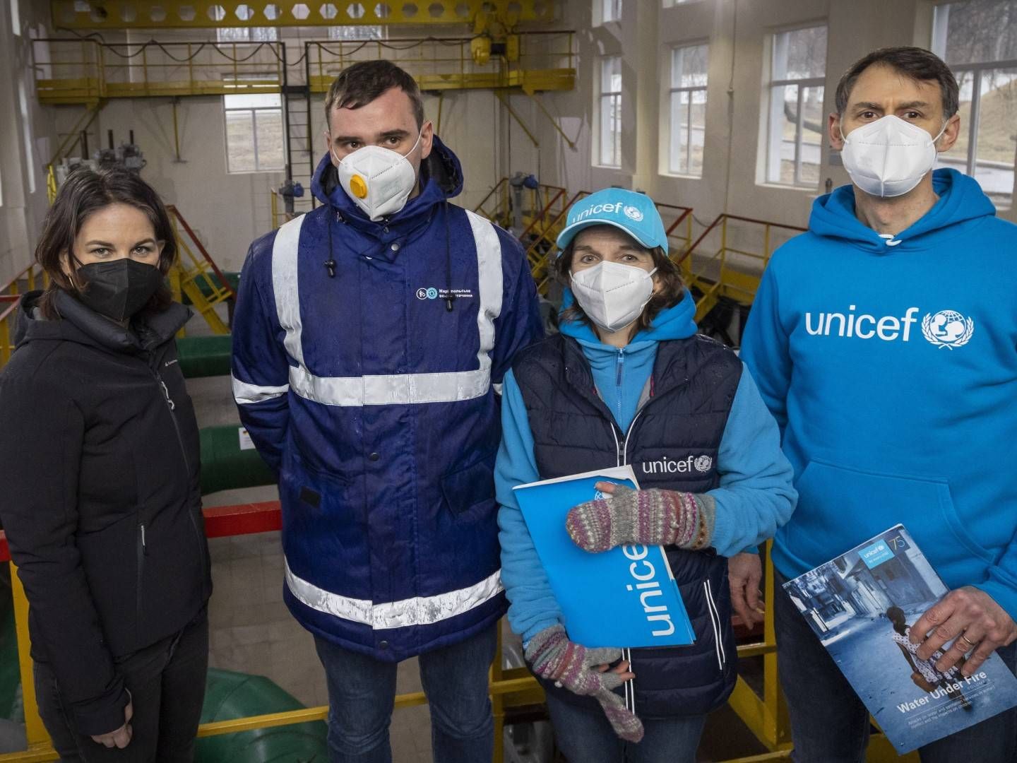 Bundesaußerministerin Annalena Baerbock besuchte im Februar eine auch mit KfW-Mittel renovierte Wasserpumpstation in der Ukraine. | Foto: picture alliance / photothek | Thomas Koehler