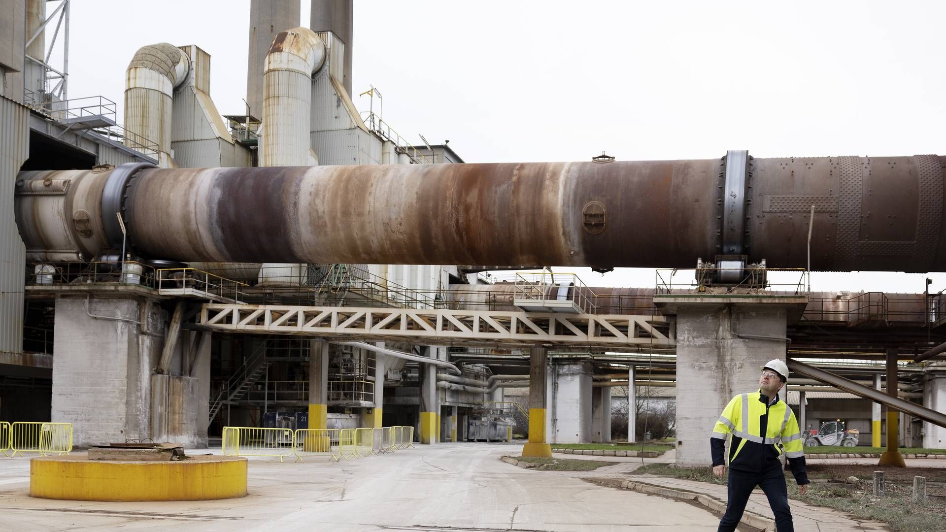 Cementproducenten Aalborg Portland er Danmarks største CO2-udleder. En høj, ensartet CO2-afgift kan betyde en ekstraregning på over 800 mio. kr. for virksomheden. | Foto: Thomas Borberg