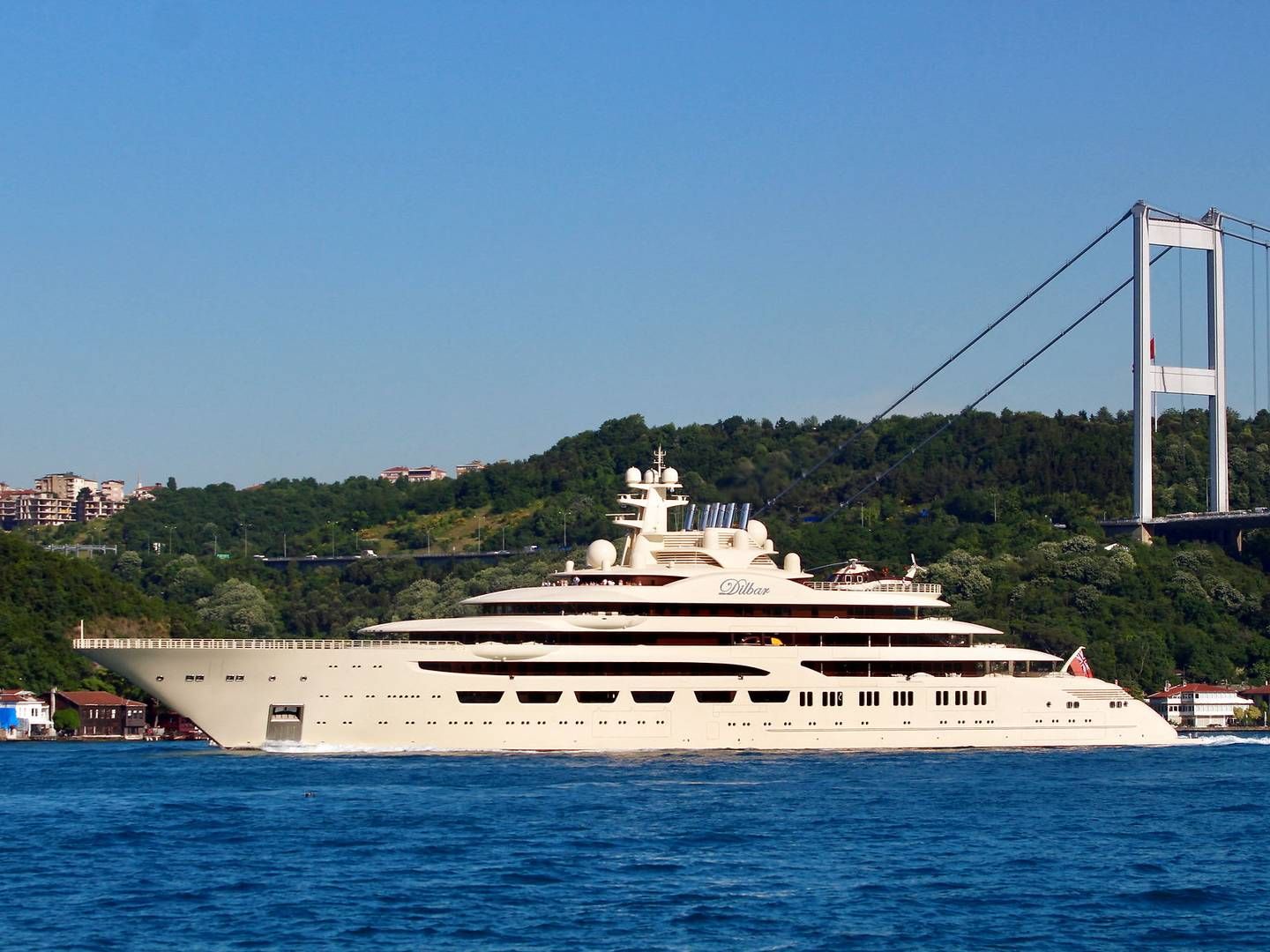 Den beslaglagte yacht Dilbar anslås at have en værdi på 4 mia. kr. Arkivfoto: Yoruk Isik/Reuters/Ritzau Scanpix
