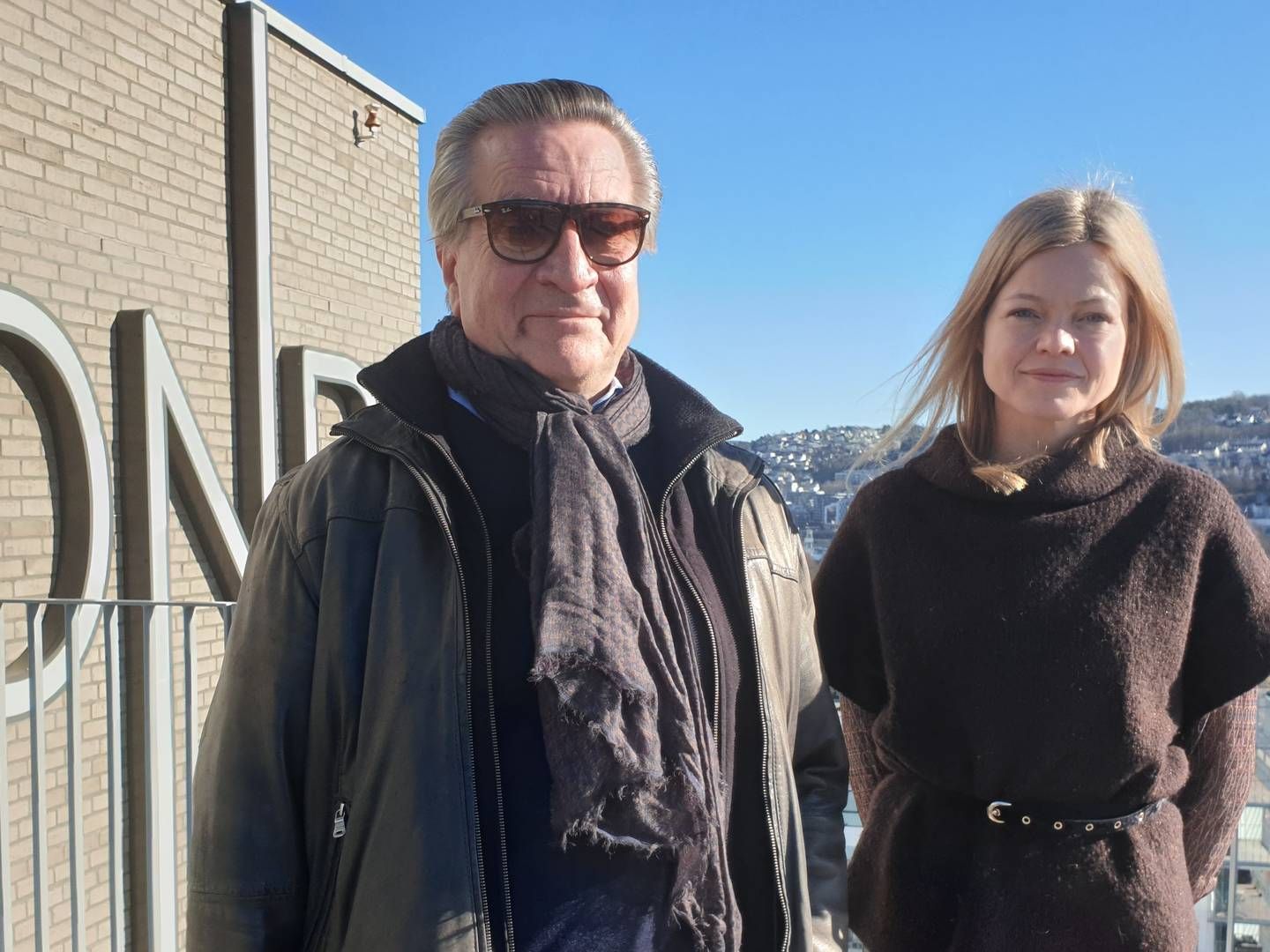 Forfatter Tom Kristensen og divisionsdirektør Vibeke Norum-Monsen. | Foto: Sebastian Holsen