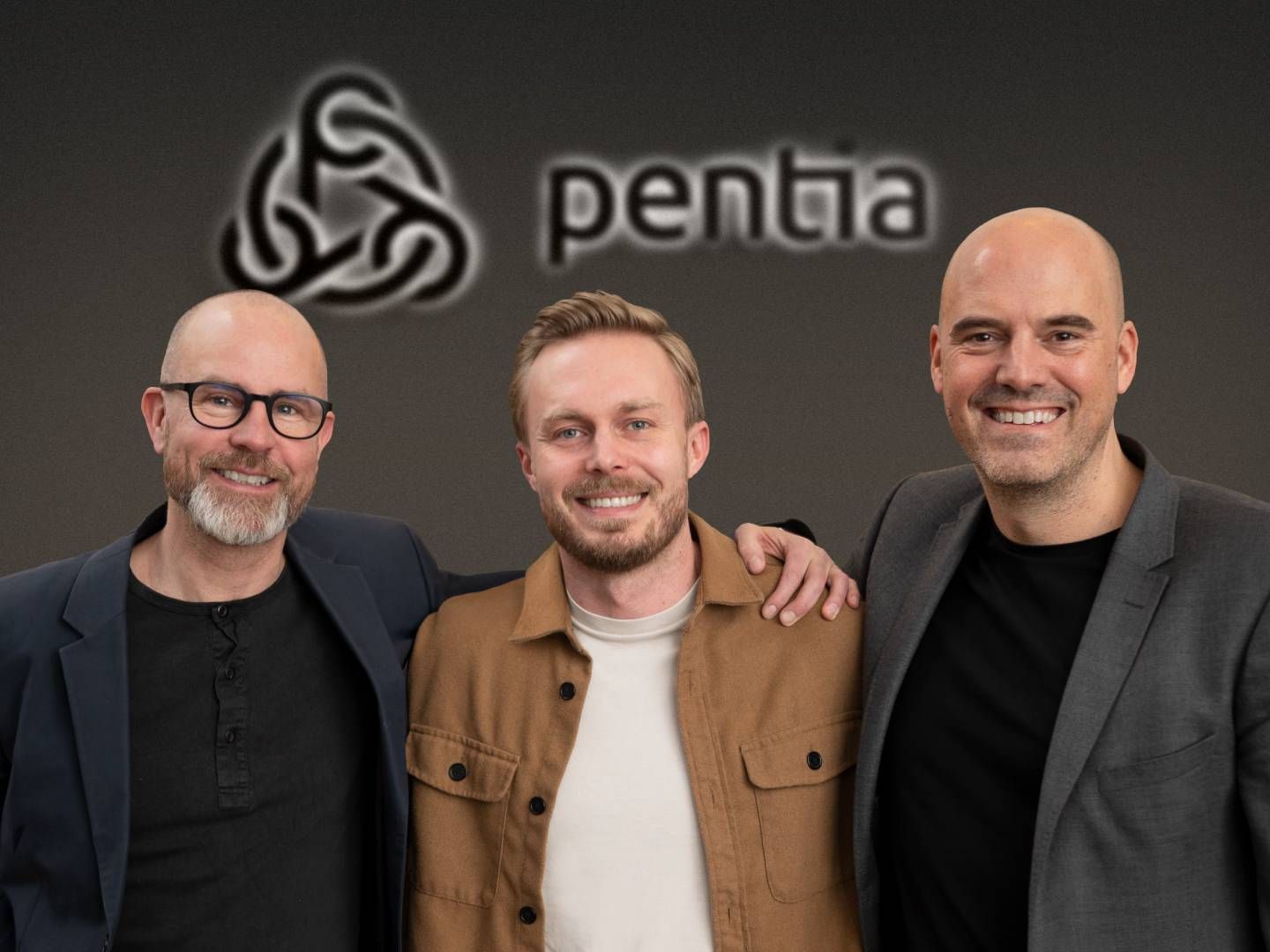 Adm. direktør i Pentia Jakob Stampe (tv), direktør i House of Code Jonathan Bornemann og Christian Ruud (th.), CCO i Pentia. | Foto: Pentia/PR