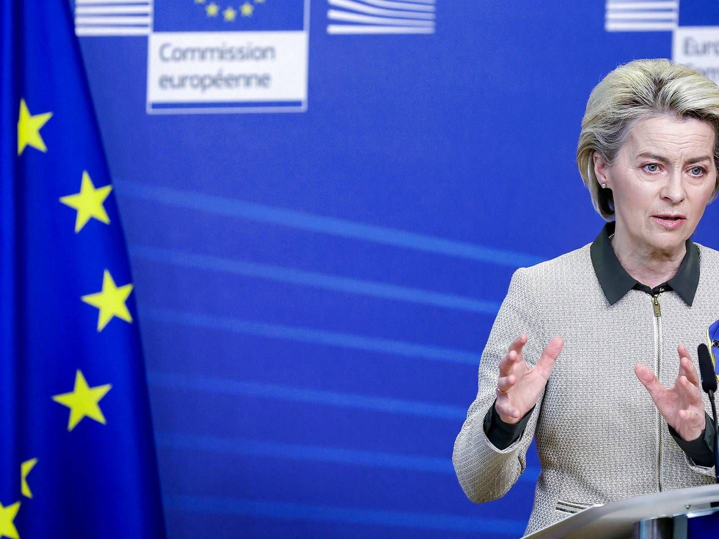 Ursula von der Leyen, formand for EU-Kommissionen., skriver på Twitter, at der vil følge yderligere sanktioner mod Rusland. | Foto: Pool/Reuters/Ritzau Scanpix