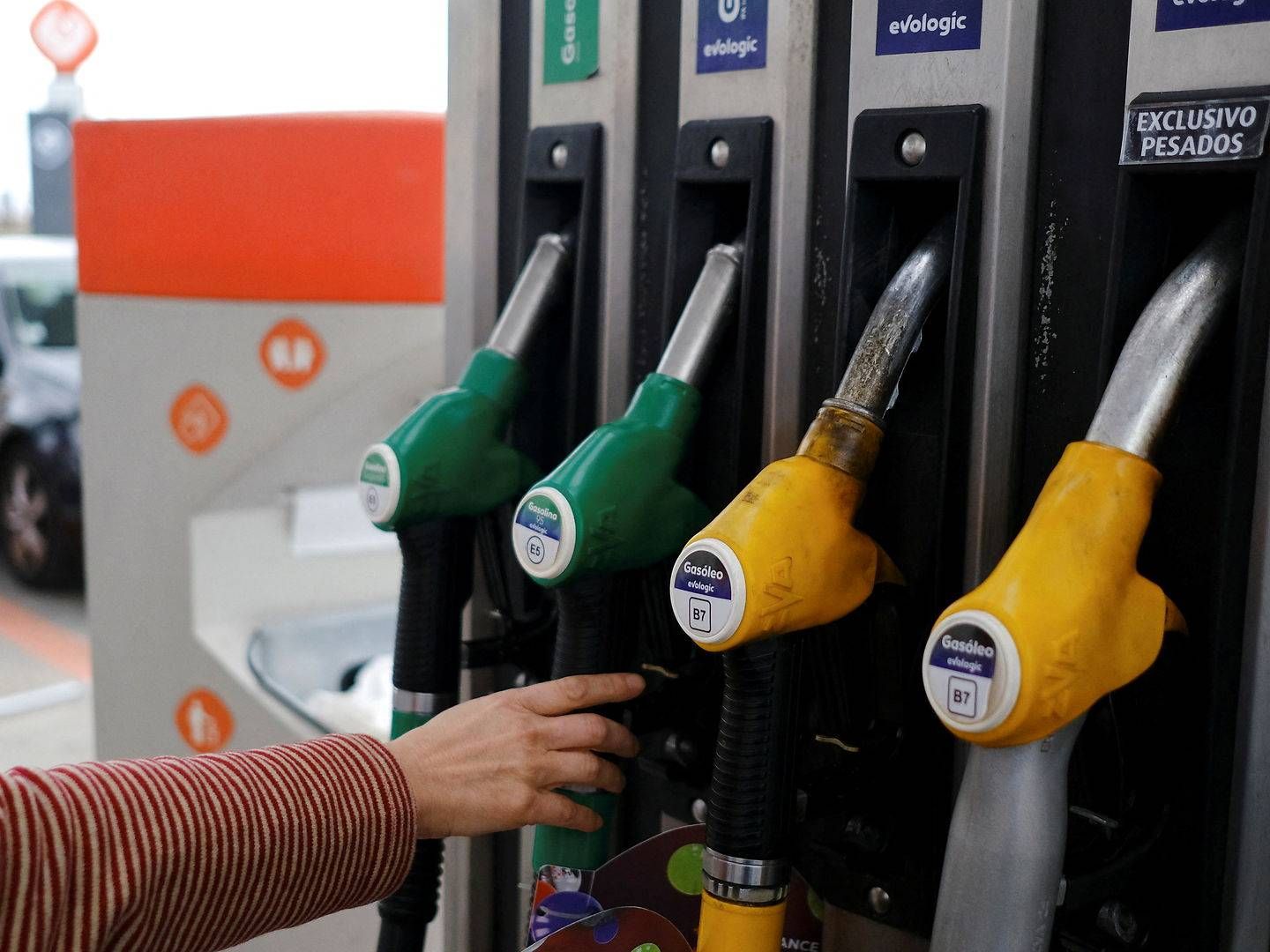 Benzin og anden energi skubber kraftigt til inflationen. | Foto: Pedro Nunes/Reuters/Ritzau Scanpix