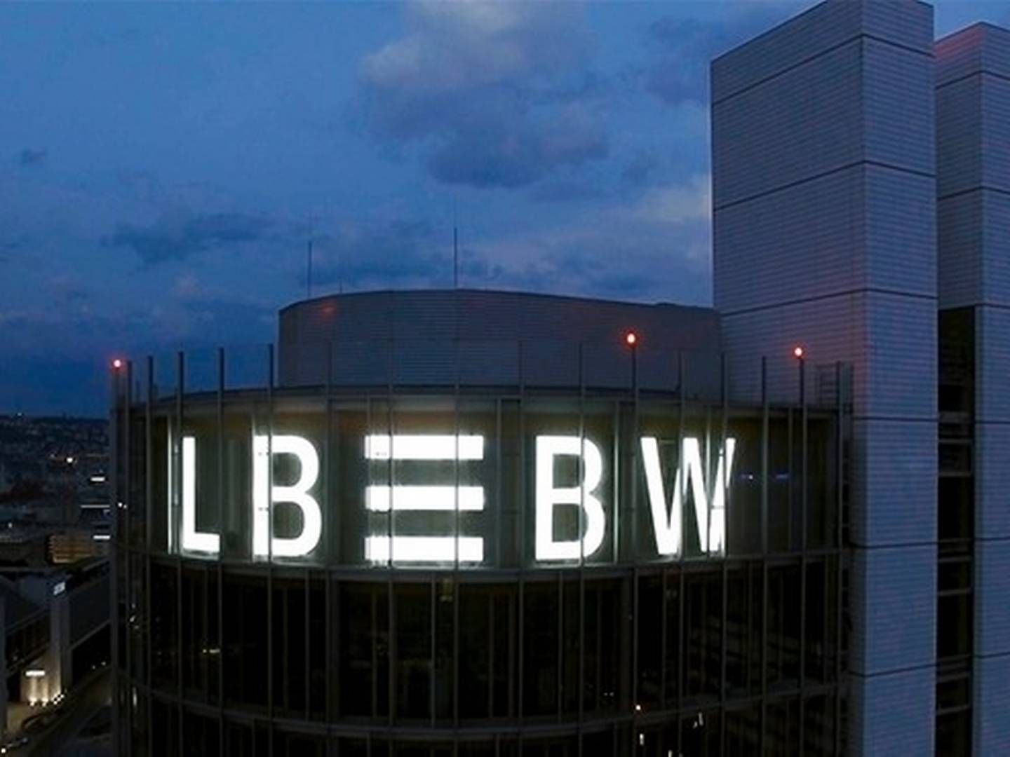 LBBW-Gebäude in der Nacht. | Foto: Landesbank Baden-Württemberg